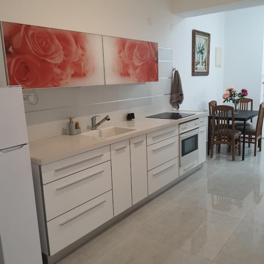 Lovely Three-Room Apartment Above The Promenade Ashdod Ngoại thất bức ảnh