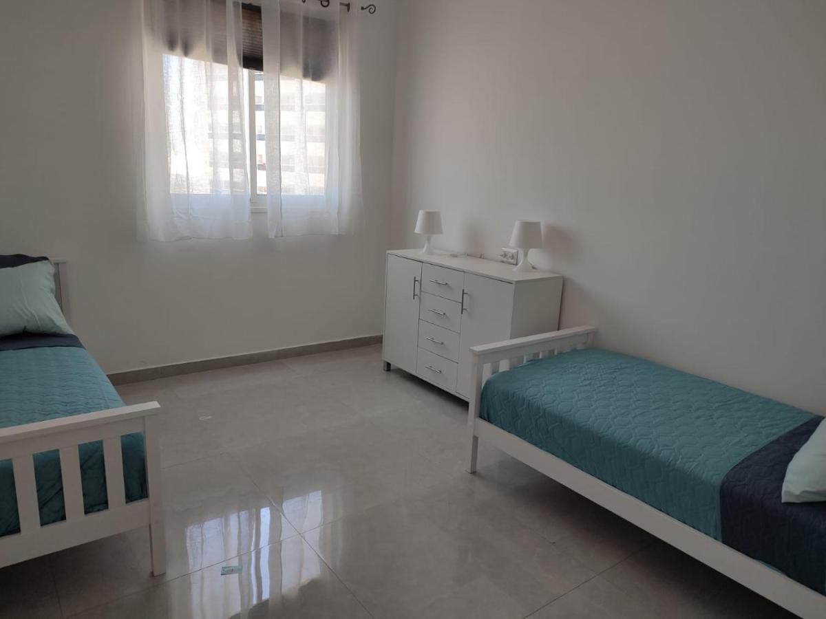 Lovely Three-Room Apartment Above The Promenade Ashdod Ngoại thất bức ảnh