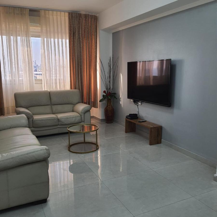 Lovely Three-Room Apartment Above The Promenade Ashdod Ngoại thất bức ảnh